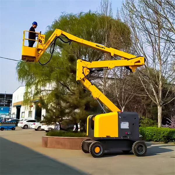 Šarnīrveida strēles pacēlājs ar dīzeļa jaudu